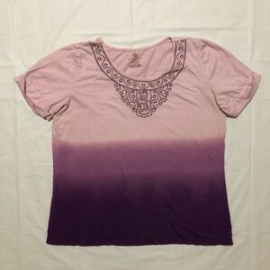 Covington Women’s Cuffed Short Sleeve 100% Cotton Embroidered Ombré Purple Tee L
